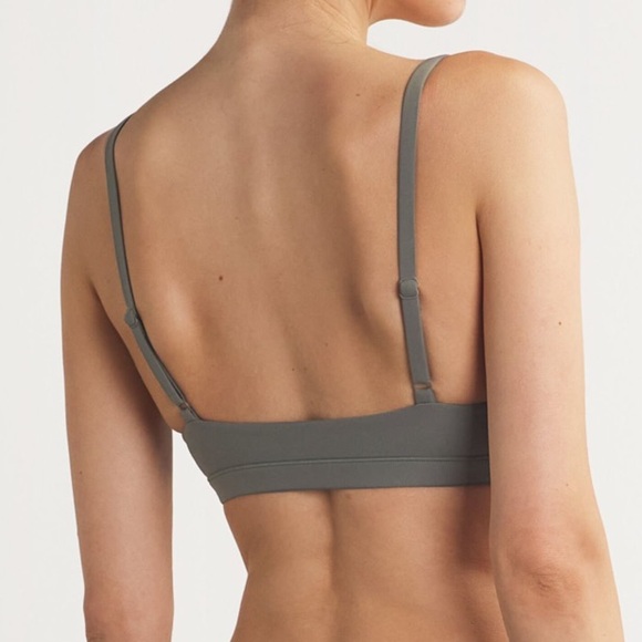 SKIMS Fits Everybody Triangle Bralette - Picture 2 of 4